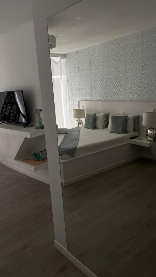 Brandao House Vandrehjem Caparica Eksteriør billede