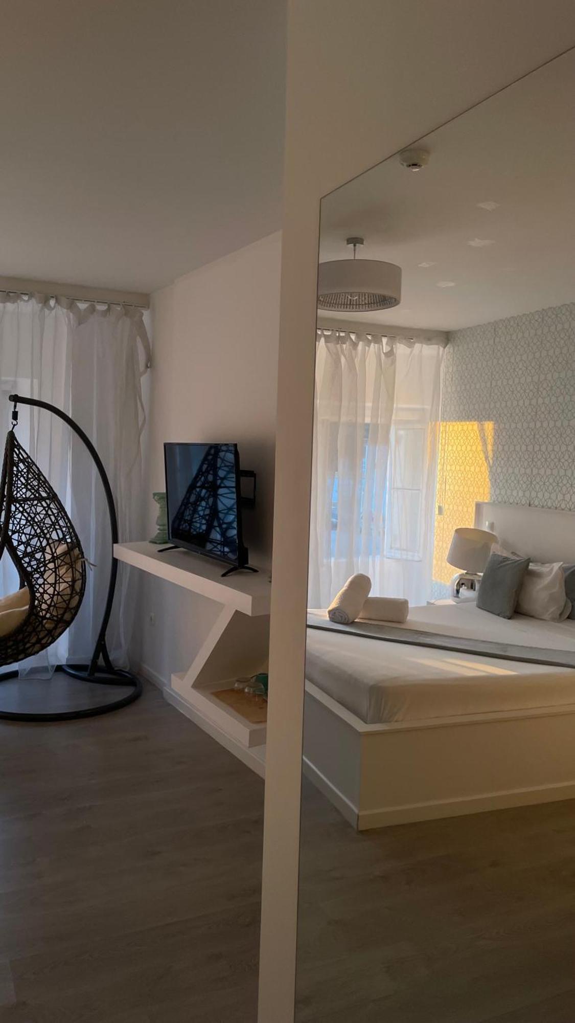 Brandao House Vandrehjem Caparica Eksteriør billede